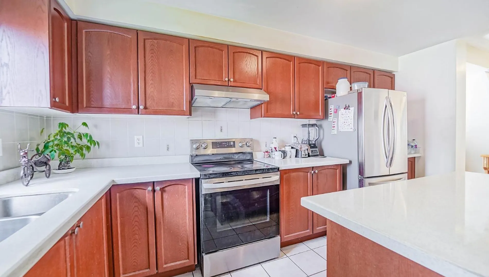 Beautiful Toronto Homestay- 15 Min To Downtown- Free Parking 0*,  Kanada